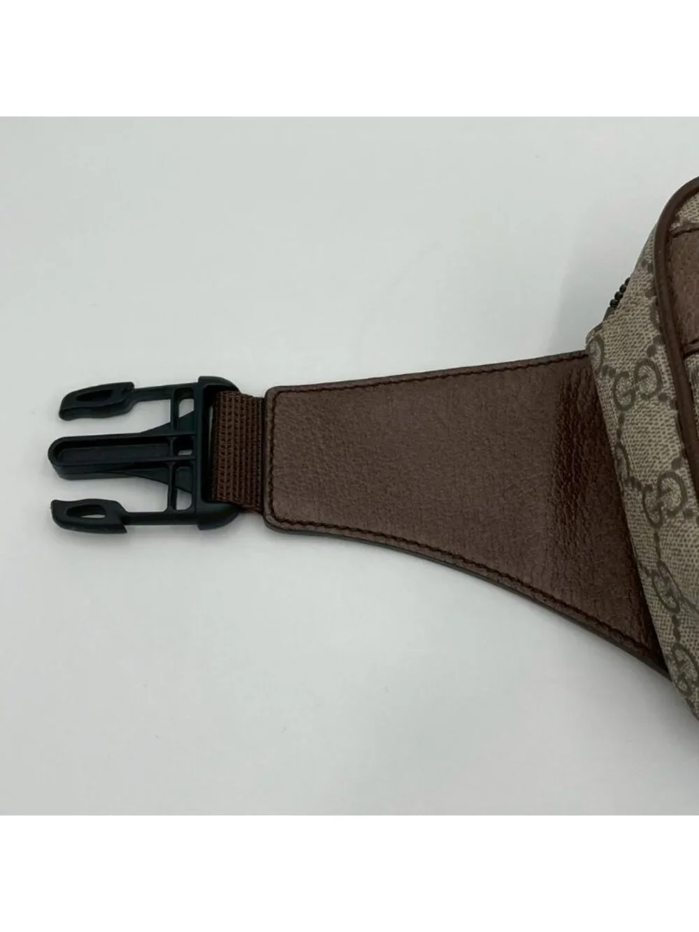 Gucci GG Supreme Leather Bag Beige